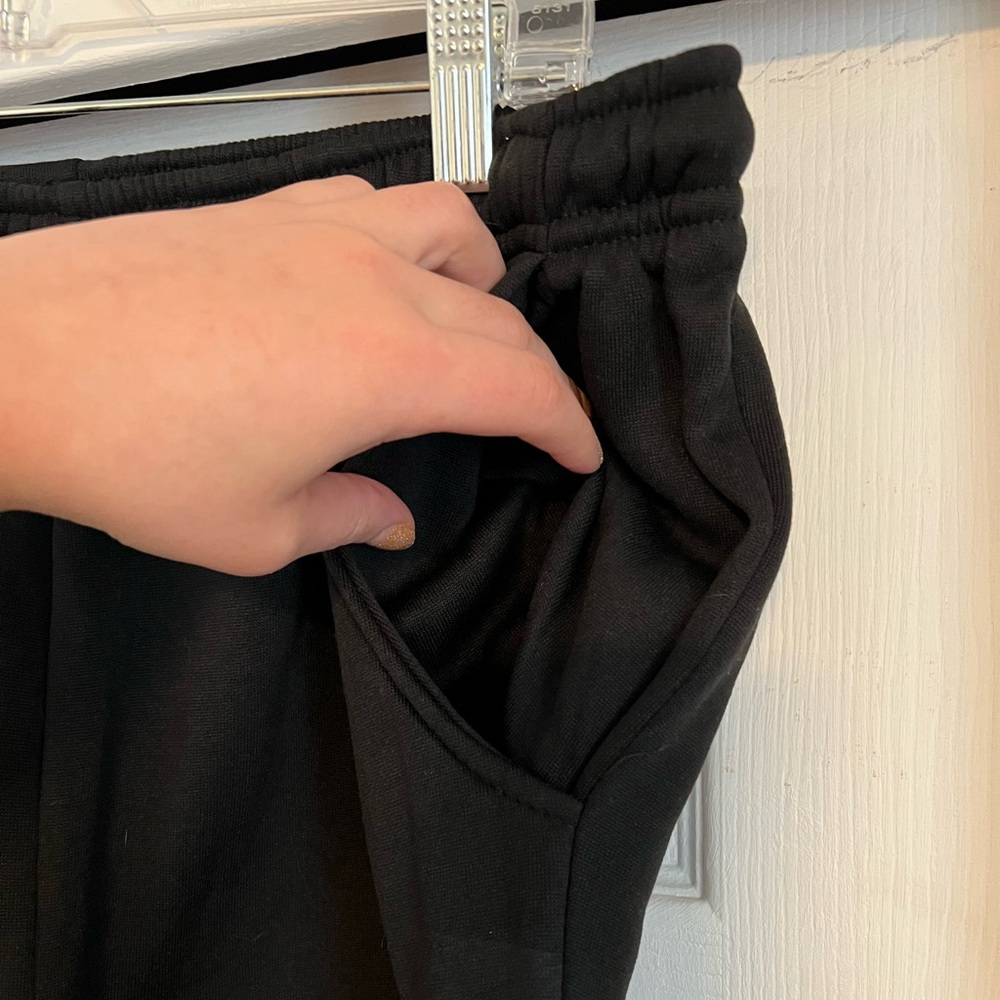 FRIENDS Sweatpants - NEW! - Picture 3 of 5